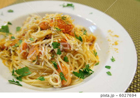 しらす、トマトとボッタルガのスパゲティーニ 6027694