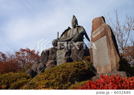 源氏山公園の頼朝像 6032680