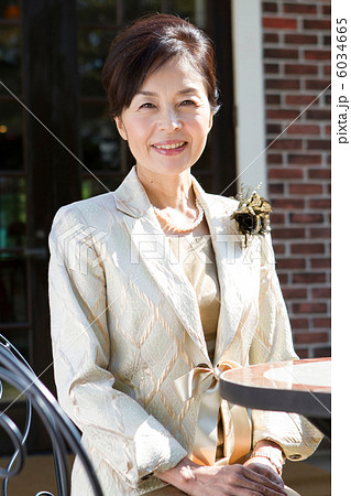 シニア女性ポートレート シニア女性ポートレート 6034665