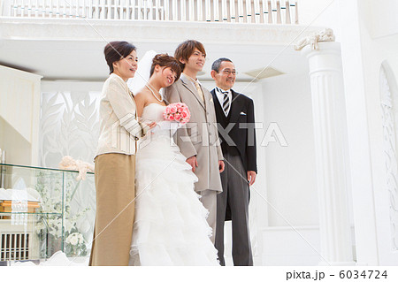 結婚式での家族写真 6034724