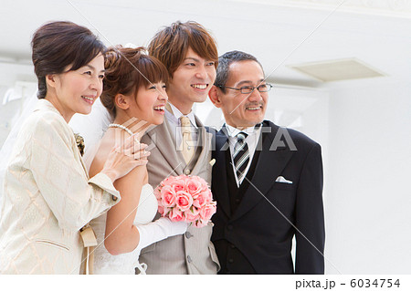 結婚式での家族写真 6034754