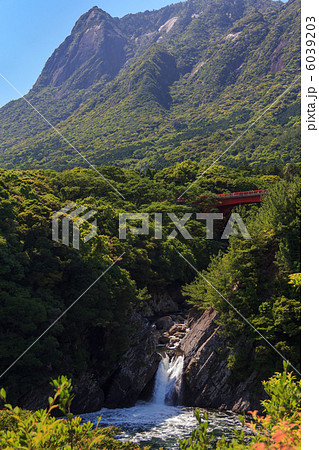 モッチョム岳とトローキの滝 6039203