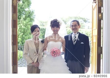 花嫁と両親 花嫁と両親 6040966