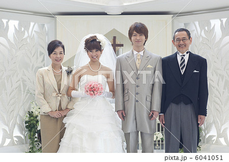 ウエディングでの家族写真 6041051