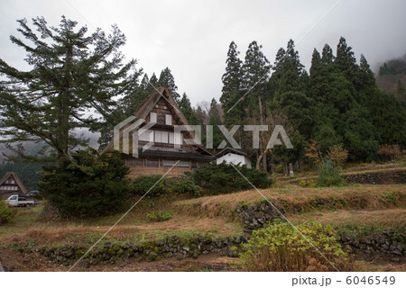 晩秋の五箇山・相倉集落 6046549