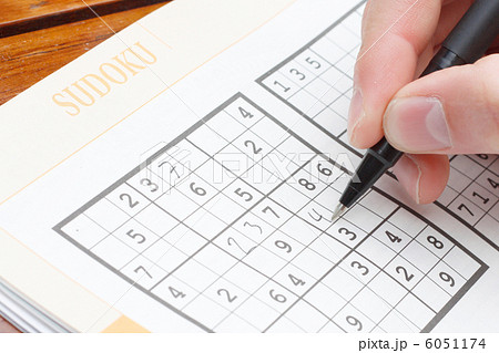 Solving sudoku Solving sudoku 6051174