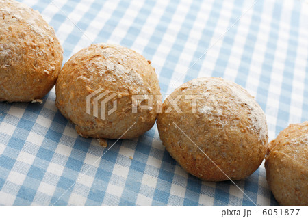 Whole meal bread rolls 6051877