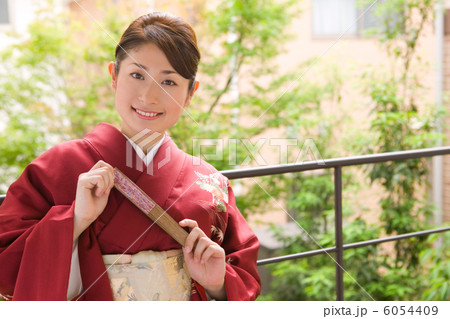 着物姿の若い女性 6054409