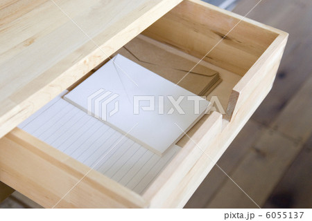 レターセットの入った引き出し 6055137
