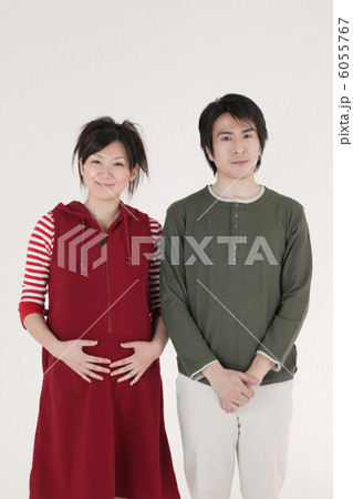 妊娠中の妻と夫 6055767