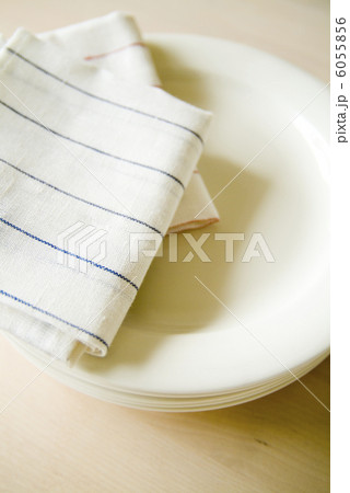 皿とフキン 6055856