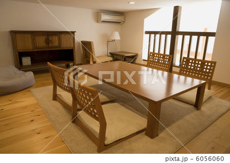 屋根裏部屋 屋根裏部屋 6056060