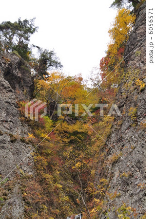 角間渓谷の秋 6056571