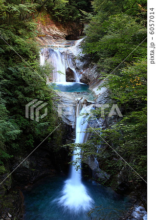 西沢渓谷の七ツ釜五段の滝 6057014