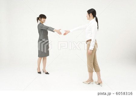 歩み寄り 6058316