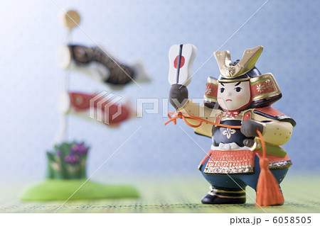 武将と鯉のぼりの置き物 6058505