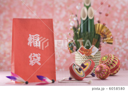 門松と福袋 6058580