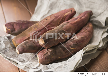 焼き芋 焼き芋 6058811