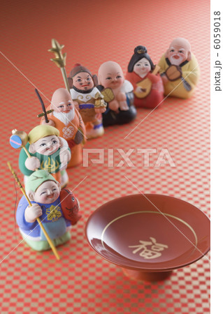 七福神の置物と盃 七福神の置物と盃 6059018