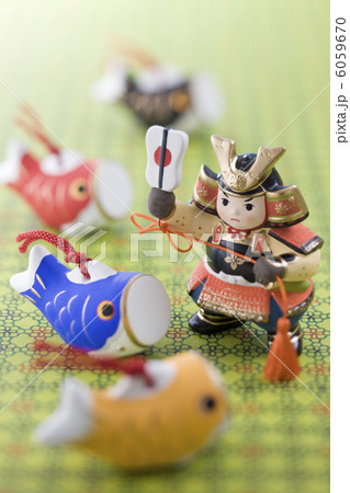 武将と鯉のぼりの置き物 武将と鯉のぼりの置き物 6059670