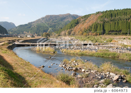 山国川に架かる沈み橋　八日市橋 6064973