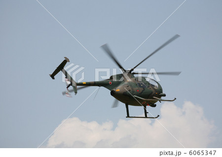 自衛隊ヘリコプターＯＨ－６Ｄ 6065347