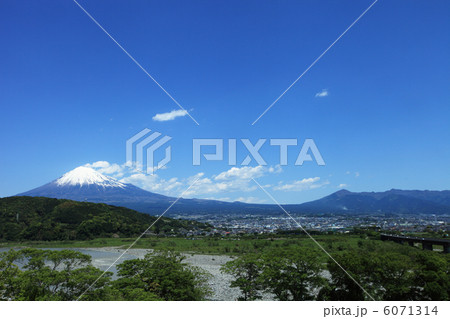 富士川と富士山 6071314