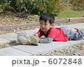 転んだ男の子 6072848