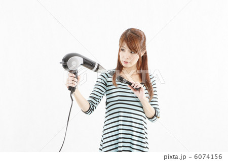 ドライヤーと女性 6074156