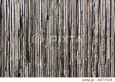 竹と古木の壁テクスチャの写真素材 竹と古木の壁テクスチャの写真素材
