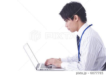 オフィスのビジネスマン オフィスのビジネスマン 6077785