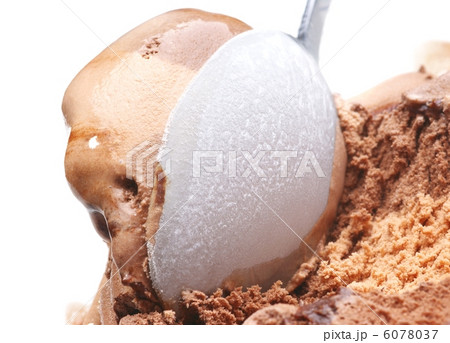 Chocolate ice cream 6078037