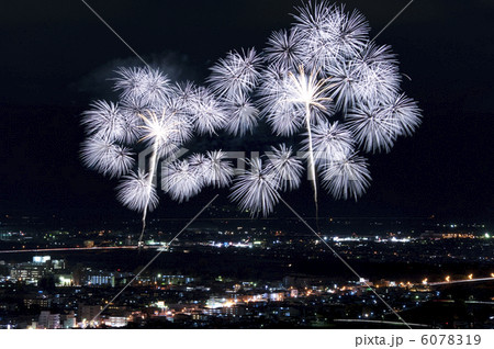 花火と夜景 6078319