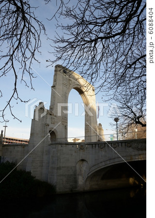 ニュージーランド　追憶の橋 6088404