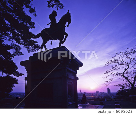 朝焼けの政宗騎馬像 朝焼けの政宗騎馬像 6095023