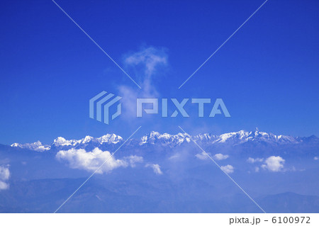 ヒマラヤ山脈の山並み 6100972