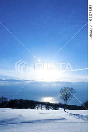 渡島半島と内浦湾の雪景色 6107895