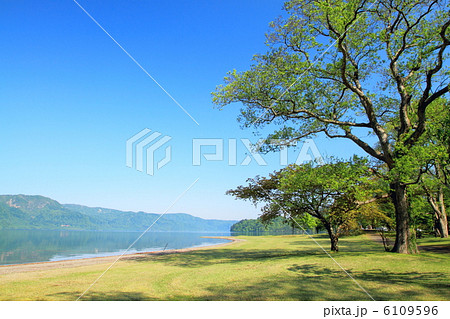 初夏の十和田湖・休屋 6109596