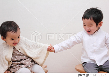 仲良し兄妹 6109597