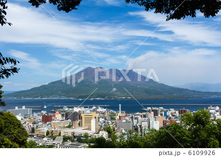 城山から鹿児島市内と桜島を臨む 城山から鹿児島市内と桜島を臨む 6109926