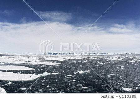 Ice floes 6110389