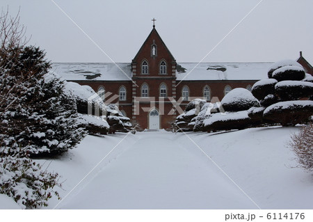 冬のトラピスト修道院 6114176