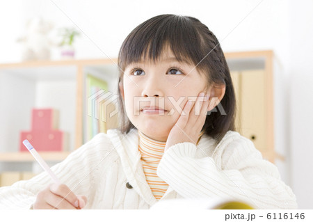 勉強をしている女の子 勉強をしている女の子 6116146