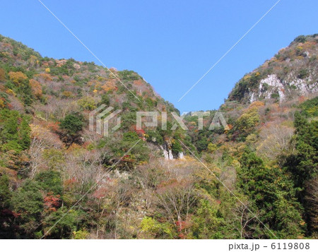 香落渓 鬼面岩 の紅葉 室生赤目青山国定公園 の写真素材