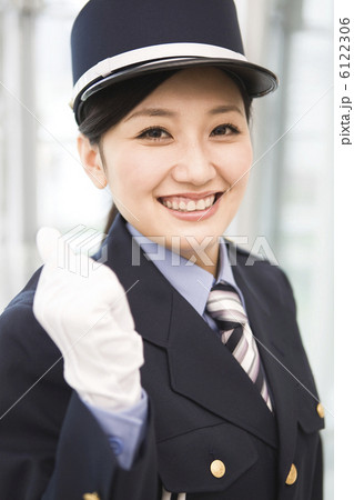 警備員の女性 警備員の女性 6122306