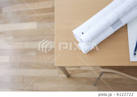 デスクと図面 デスクと図面 6122722