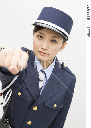 警備員の女性 警備員の女性 6123972