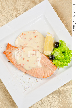 Grilled salmon steak 6125531
