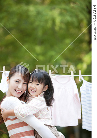 洗濯物と親子 洗濯物と親子 6127234