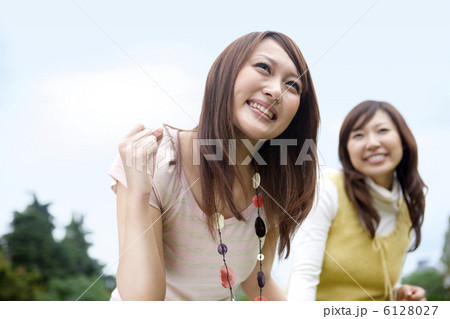 笑顔の女性 6128027